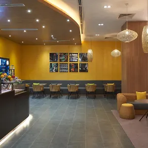 & Saigon Airport By Ihg Hotel